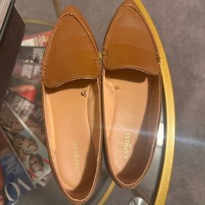 Express Flats Size 8 Tan